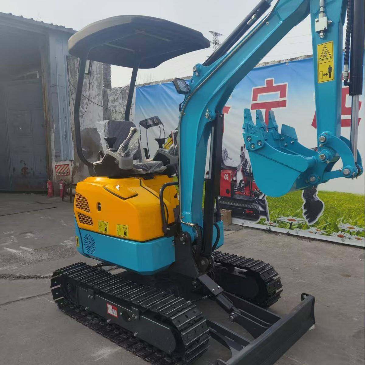 遥控智能履带挖掘机果园大棚小勾机清库排污掘进机远程操控机器人