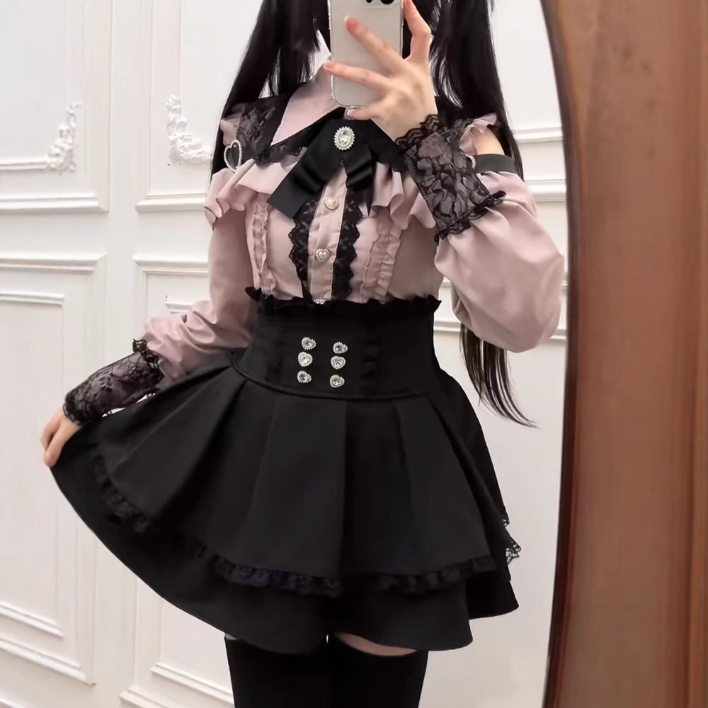 日单蕾系量产型Lizlisa风格甜心邂逅可爱少女蕾服露肩衬衫+小黑裙