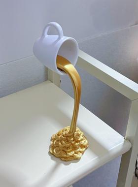 没钱倒点金币出来~创意咖啡流水马克杯摆件房间装饰品高级感摆件