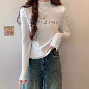 白色半高领鱼骨显瘦长袖T恤女秋季新款磨毛加厚内搭修身短款上衣
