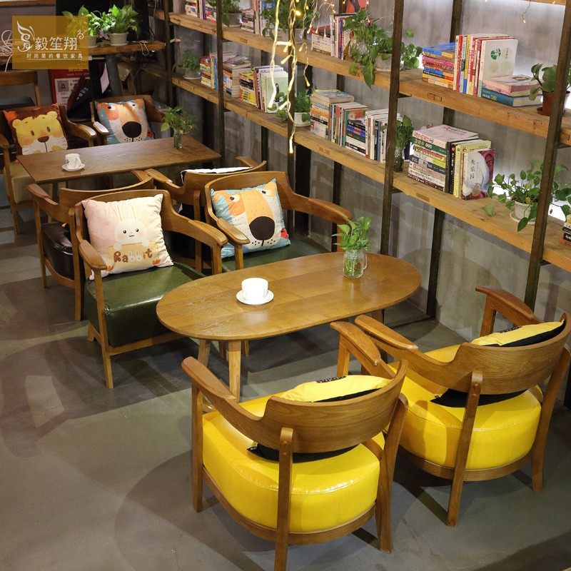 黄色皮质休闲椅搭配实木卡座桌椅组合 适用奶茶店甜品店现代简约