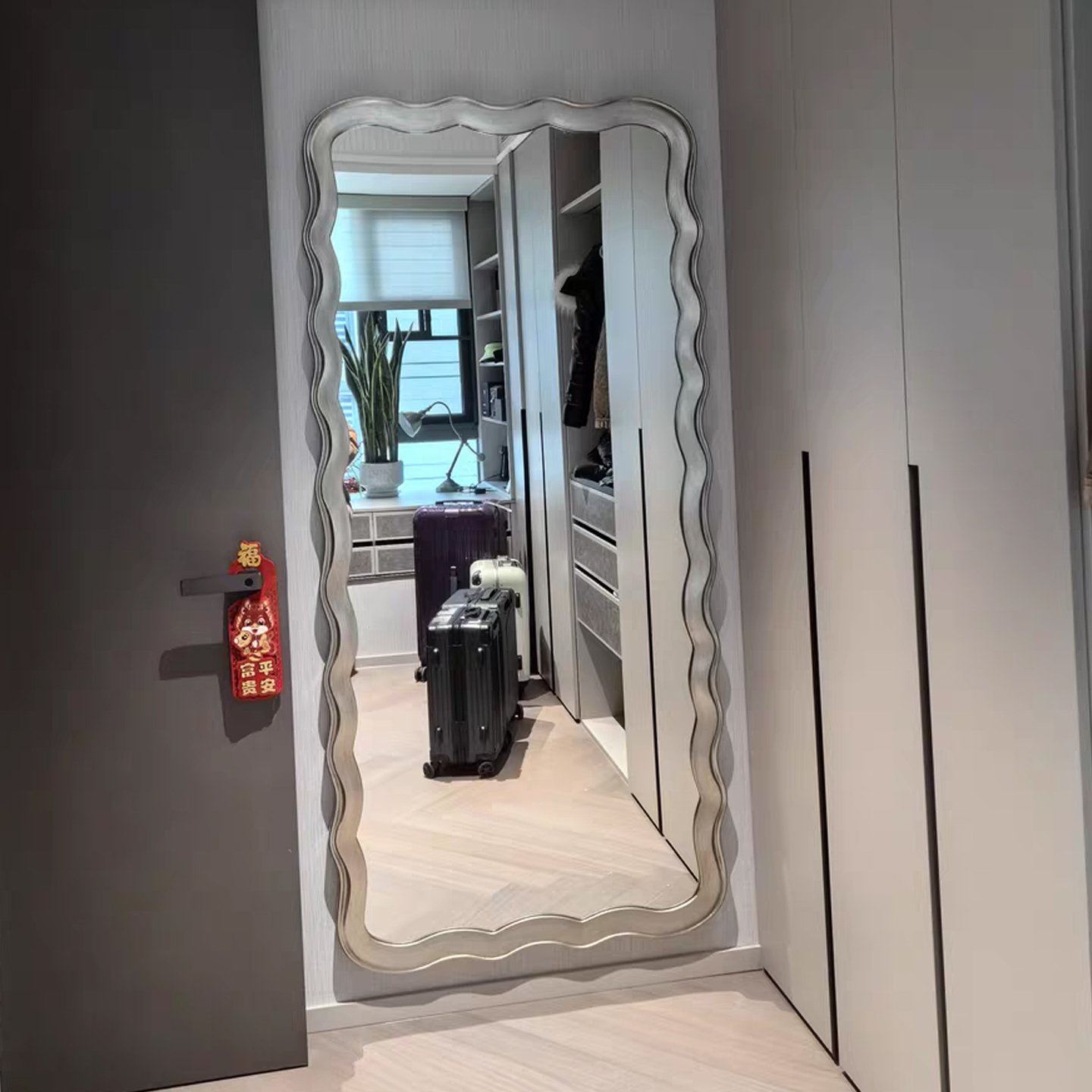 造型落地镜全身北欧波浪不规则镜子家用设计穿衣镜服装店异形挂镜