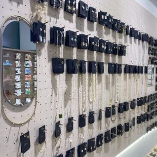 饰墙壁壁挂式 长促实木洞洞板饰品店展示店铺展会木质装 隔