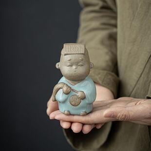 宇轩 可爱小道士下山茶宠彩砂精品紫砂茶具配件手工道士人物摆件