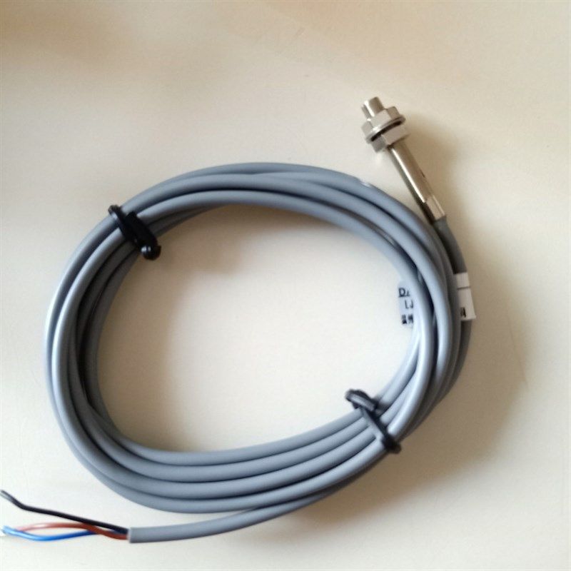 LJ5A3-1-ZBX电感式接近感应开关常开NPN三线金属传感器2N1