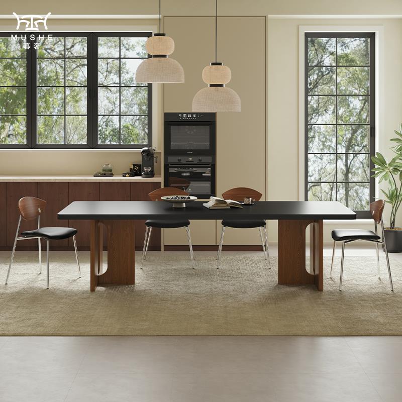 暮奢中古风黑色岩板餐桌椅组合家用北欧现代简约实木长方形吃饭桌