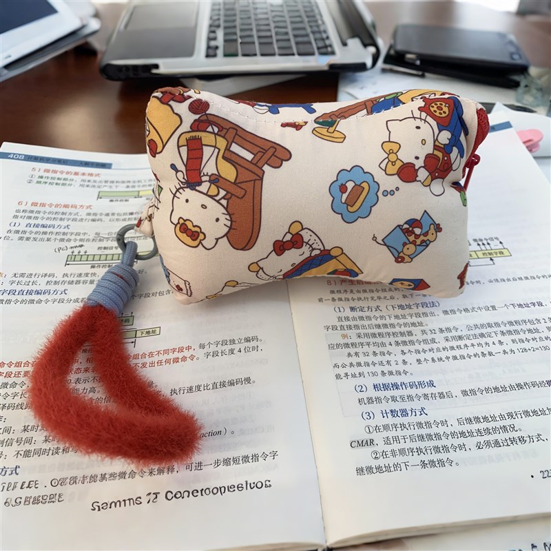 【迷你午睡枕】kitty午休枕趴睡枕D可携式护颈办公室午睡学生三角