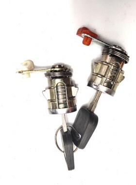 版0 C版2000时锁芯1801车门锁芯   风驰 风菱配件新风D风  门锁顺