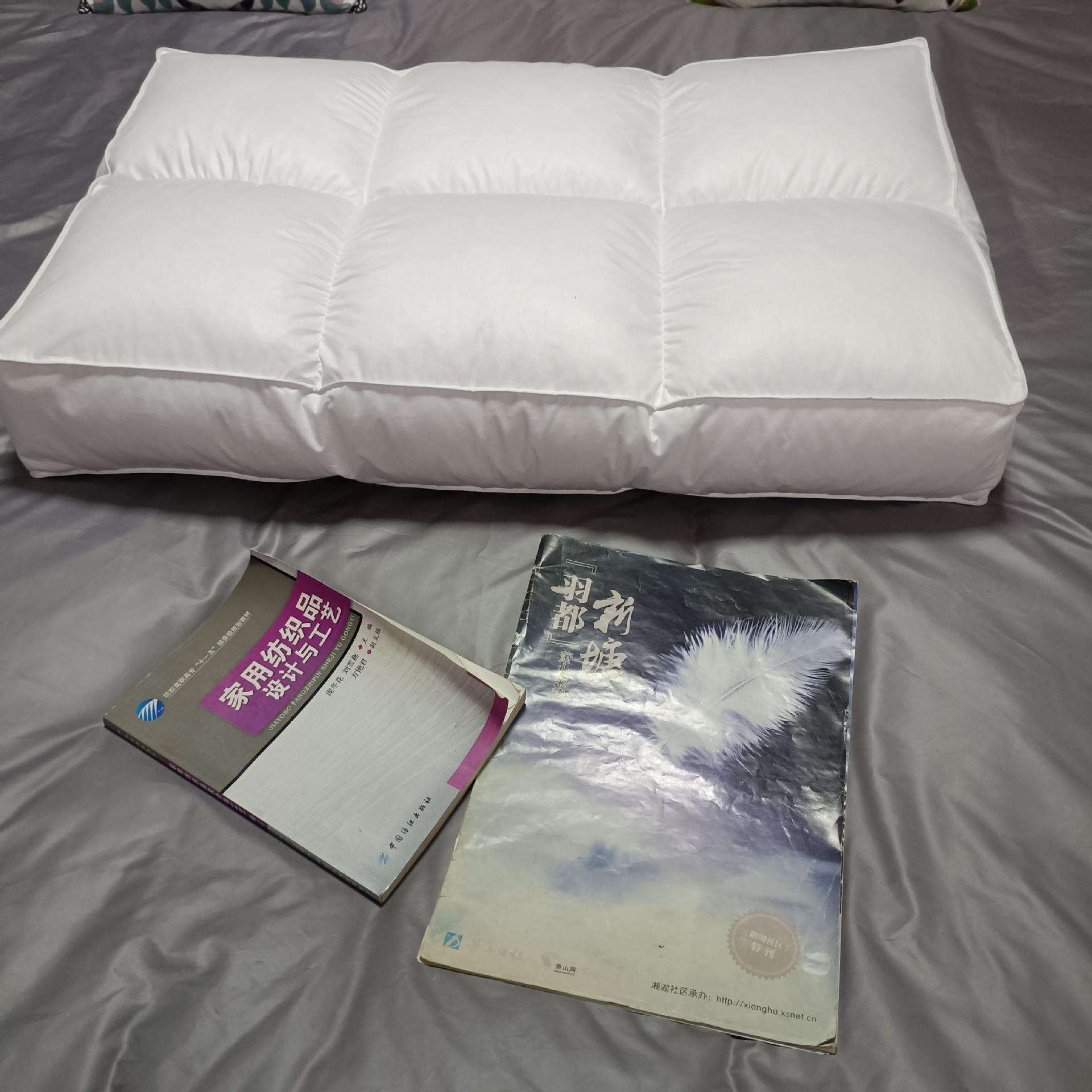羽绒羽毛制品厂家抱枕芯纯棉强防钻绒珍珠棉白鹅毛混合沙发垫