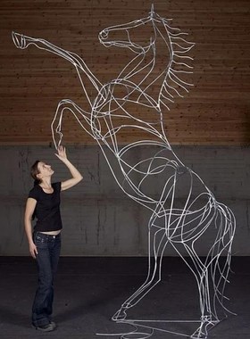 铁艺镂空马雕塑室内会展中心抽象动物摆件酒店别墅庭院美陈装饰品