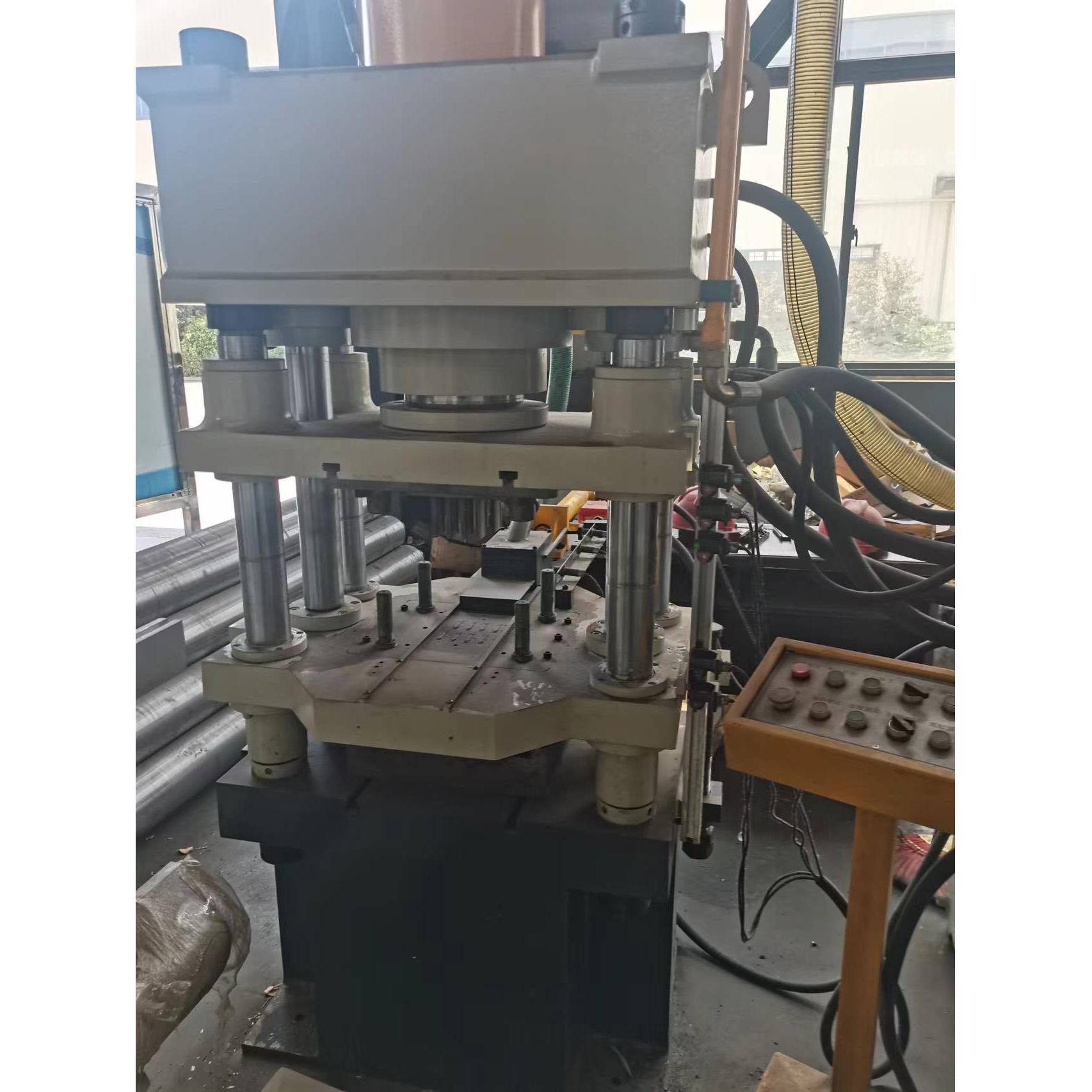 160吨网坠设备网坠生产设备鱼网角生产机器压鱼网坠机器