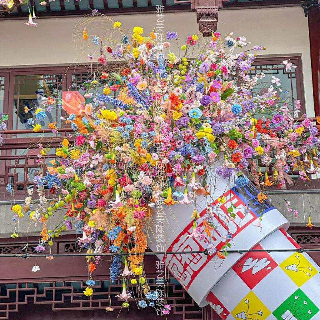 网红巨型花束万花筒商业打卡商场拍照美陈装饰道具仿真玫瑰捧花束