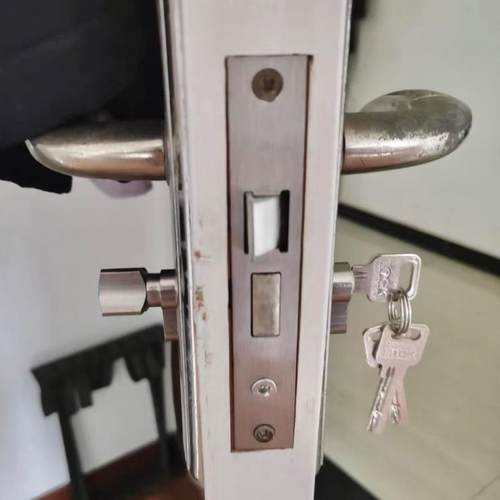 木门锁配件卧室锁体静音锁芯家用钥匙室内锁舌通用型老款门锁