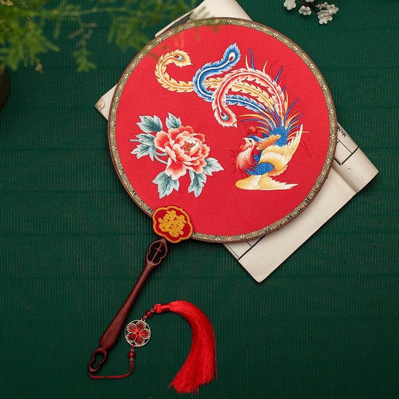 筛月新娘团扇婚扇刺绣成品古风手工双面汉服喜扇结婚出嫁扇子却扇