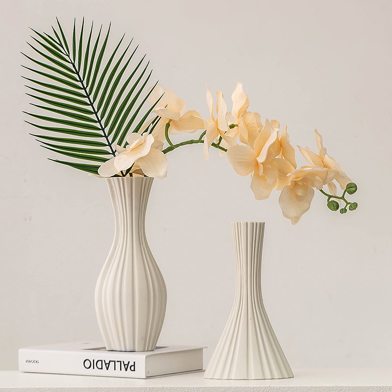 白色简约现代陶瓷花瓶带花家居客厅桌面北欧插花艺术W装饰桌面摆