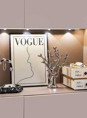 高级感钥匙收纳摆件现代家居客厅玄关装饰品入户鞋柜简约桌面置物