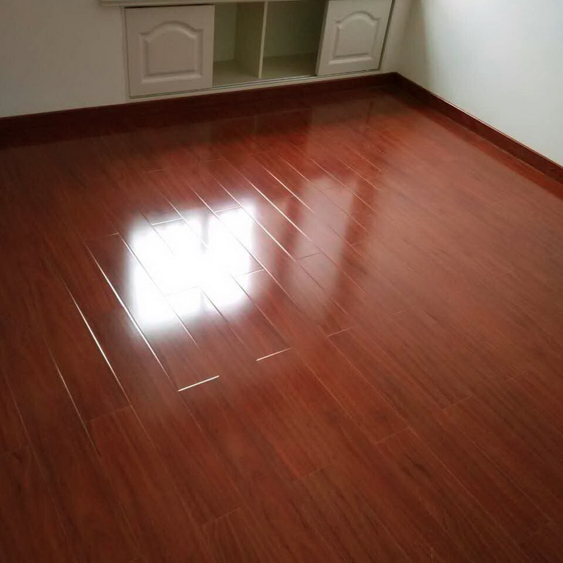 龙叶5831红色环保家用地暖金刚板强化复合地板木地板厂家直销12mm