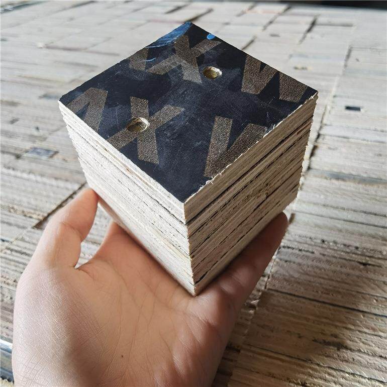 免熏蒸木屑墩木方带孔刨花脚墩高硬度托盘用旧模板脚墩