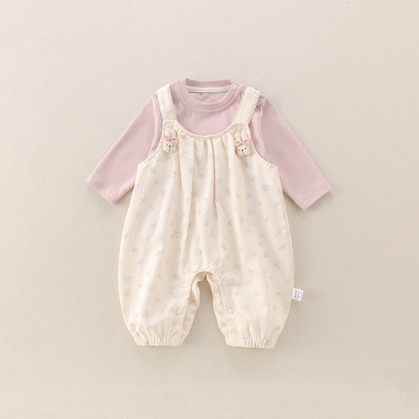 婴儿衣服春季女宝宝春装打底衫背带裤套装小月龄外出服分体两件套