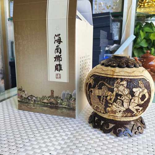 海南椰雕纯手工透雕黎族风情精致礼品 居家摆饰品椰子壳储物罐