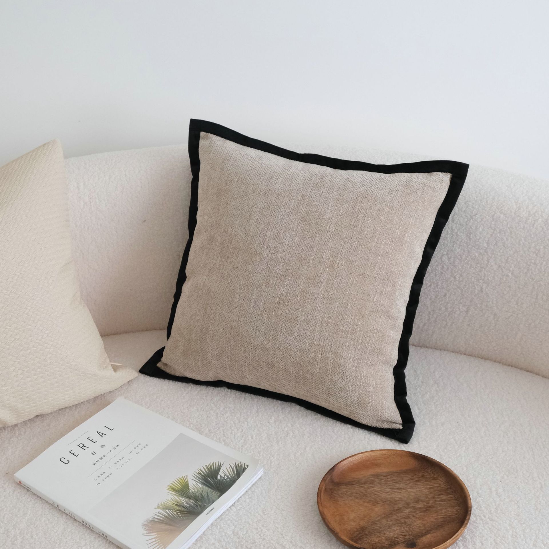 法式中古风复古黑边抱枕奶茶色客厅沙发靠垫酒店样板间靠枕腰枕