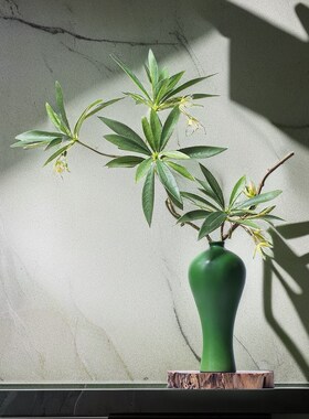 新仿真马醉木绿植创意台面瓶饰室客厅酒柜餐桌摆