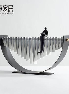 现代简约金属摆件创意阅读思考人物摆设样板间客厅玄关柜软装饰品