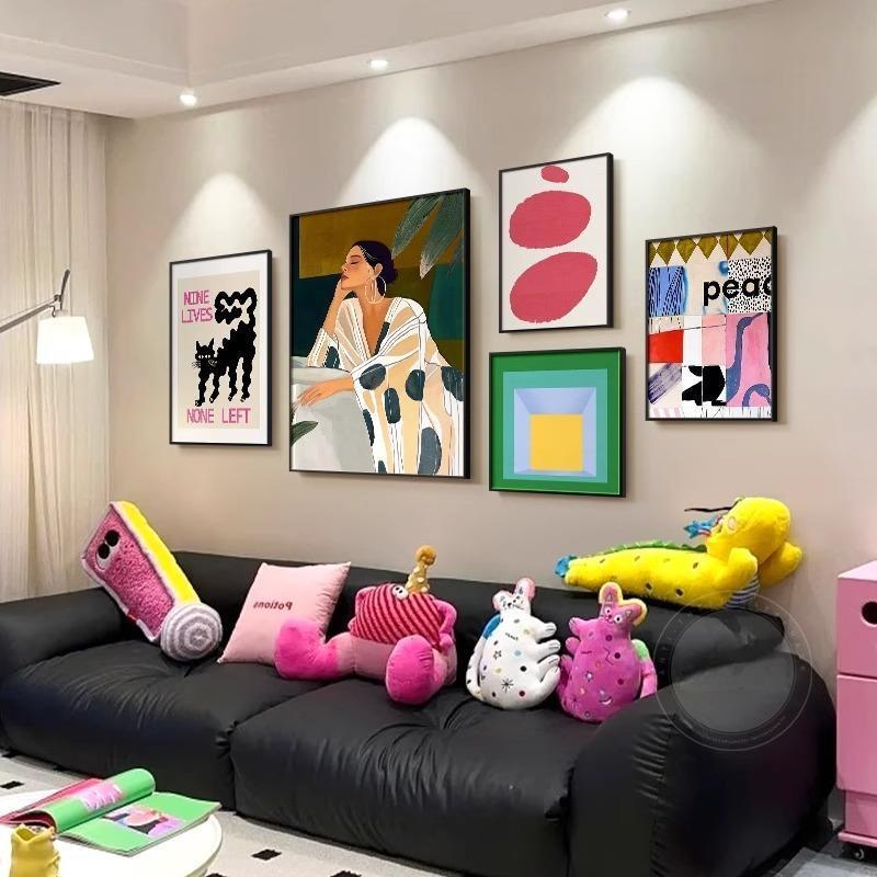 北欧人物多巴胺客厅装饰画高级感沙发背景墙挂画抽象艺术组合壁画图片
