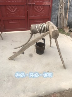 民俗怀旧老物件古代灌溉工具老辘轳木辘轳水桶旧木桶打水辘轳水井