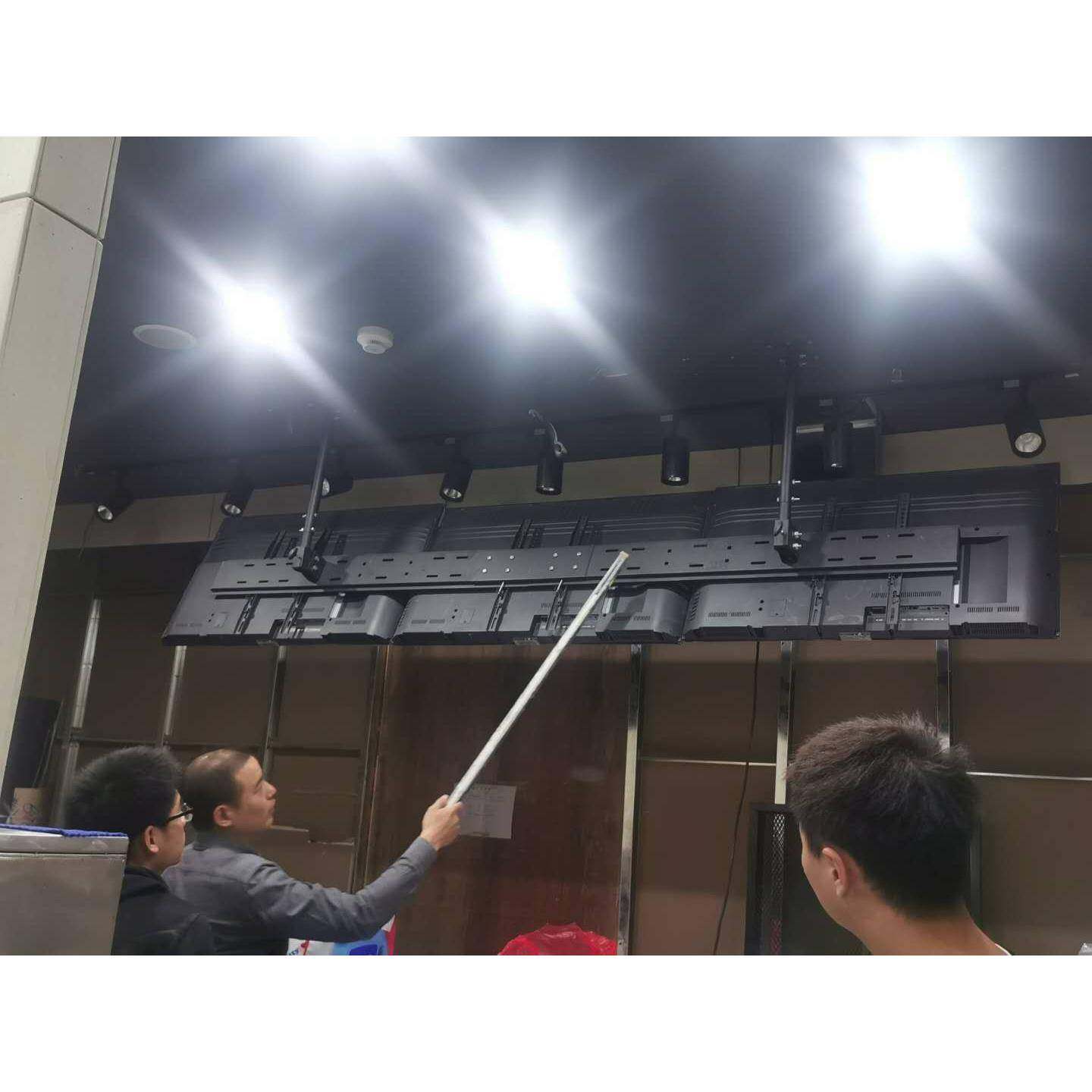 奶茶店铺品牌电视机吊架拼接双屏三屏悬挂架液晶灯箱吊顶挂架定制