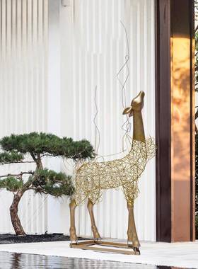 户外不锈钢镂空几何艺术鹿雕塑公园林草坪动物摆件抽象线条铁艺鹿