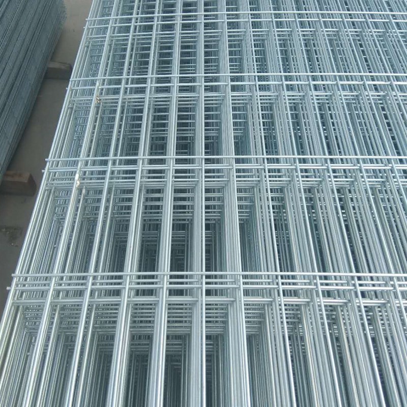镀锌铁丝网围栏铁网格网网片防护网加粗电焊养殖网钢丝网小孔鸟笼