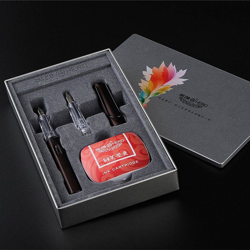 英雄钢笔9极光金属正姿铱金笔学生练字书写墨水墨囊两用礼盒装,文具电教/文化用品/商务用品,钢笔,淘宝优惠券,粉丝福利购,淘宝优惠卷