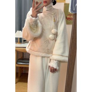 梅花蝴蝶少女感新中式温柔气质套装复古国风打底衫马甲裤子三件套