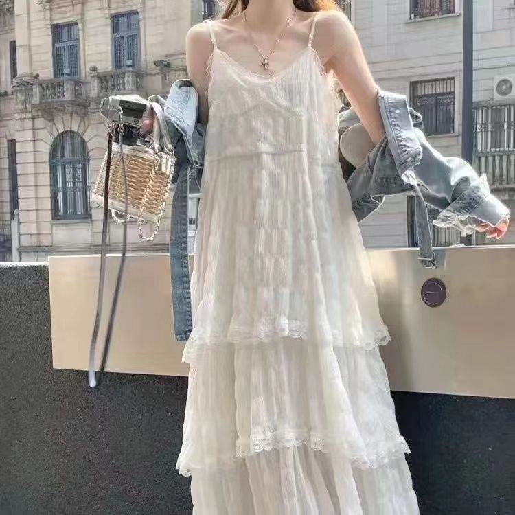 减龄蕾丝度假吊带连衣裙女2026春夏季新款洋气中长款收腰沙滩蛋糕
