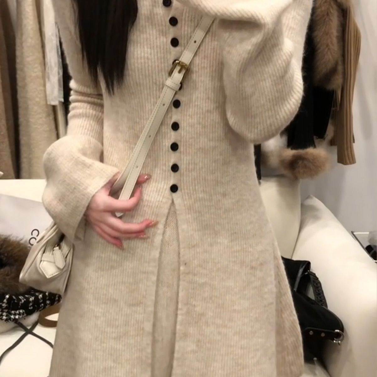 韩版超仙毛衣套装女秋冬新款修身显瘦设计感收腰中长半身裙两件套