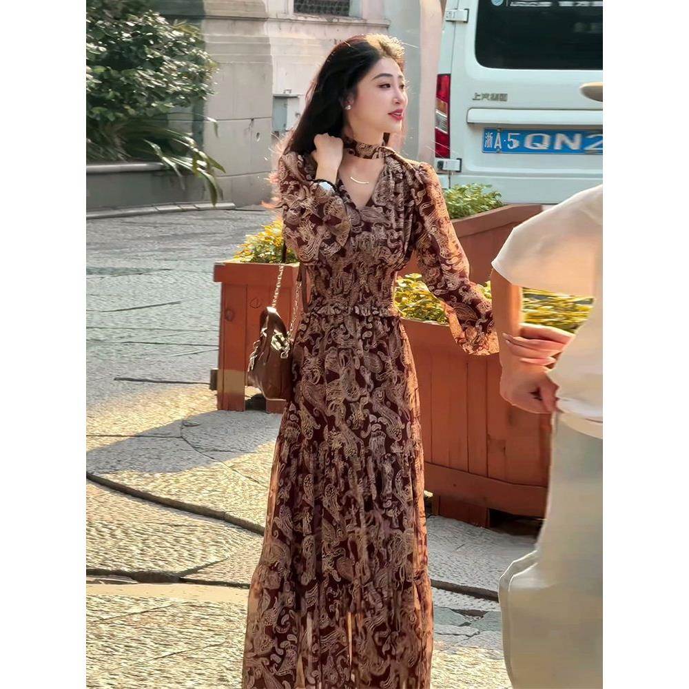 法式复古气质碎花长袖连衣裙子女早春2026新款高级感收腰显瘦长裙