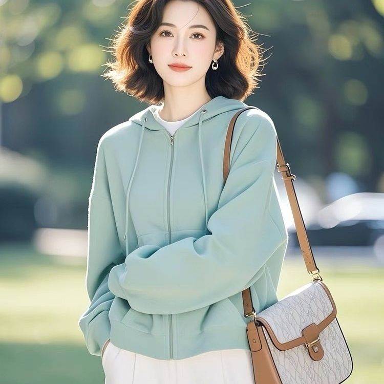 2026超火减龄春季新款宽松超好看独特漂亮小个子浅绿色卫衣外套女