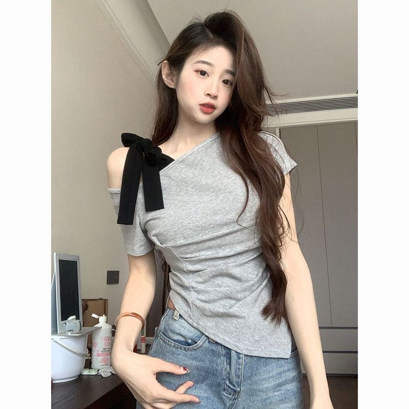 纯欲风蝴蝶结领露肩短袖T恤女2025夏季新款设计感气质不规则上衣