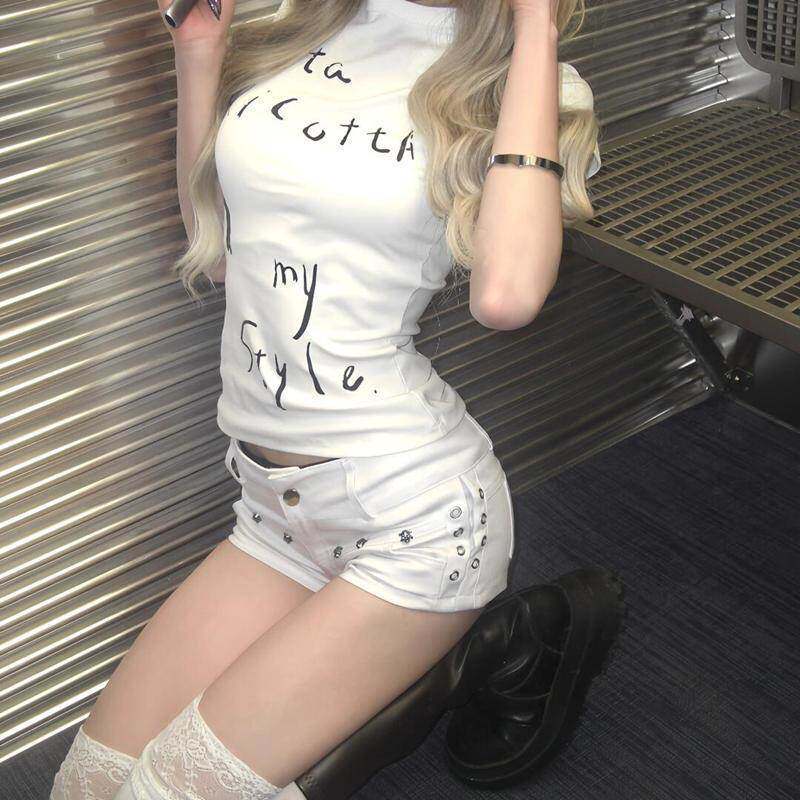 网红穿搭辣妹2紧身百搭白色热裤夏季2026新款低腰牛仔超短裤女