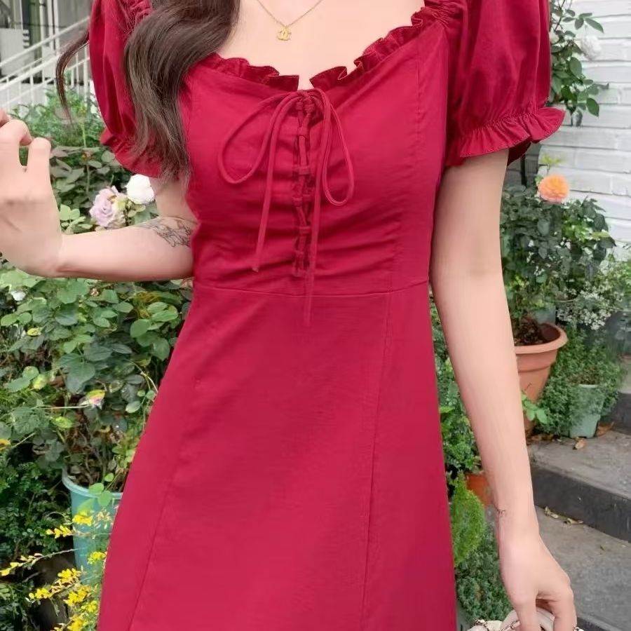 大码纯欲风方领红色连衣裙夏季新款赫本高级感收腰显瘦系带长裙子