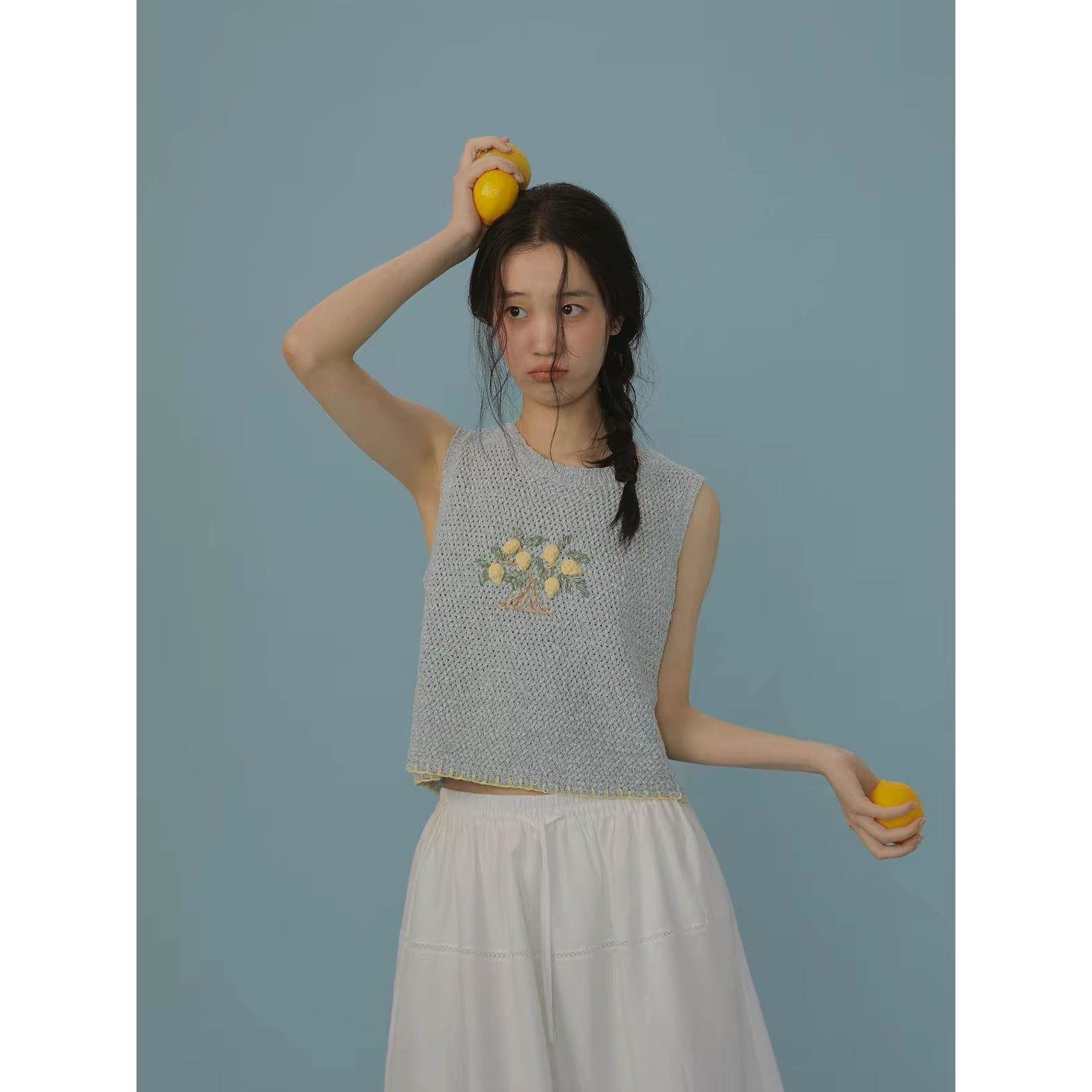 法式甜美柠檬刺绣针织马甲女夏季新款款无袖背心内搭外穿显瘦上衣