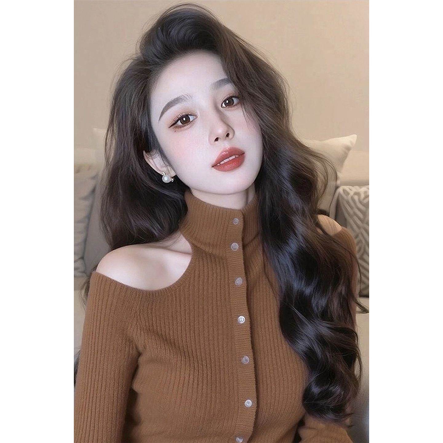 今年流行咖色露肩针织衫女春季新款穿搭法式高级感巨好看打底上衣