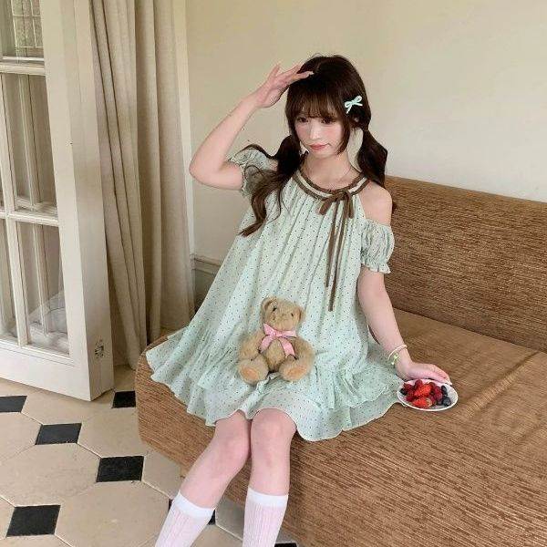 小仙女少女甜美漏肩连衣裙女2026夏新款波点印花宽松显瘦减龄裙子