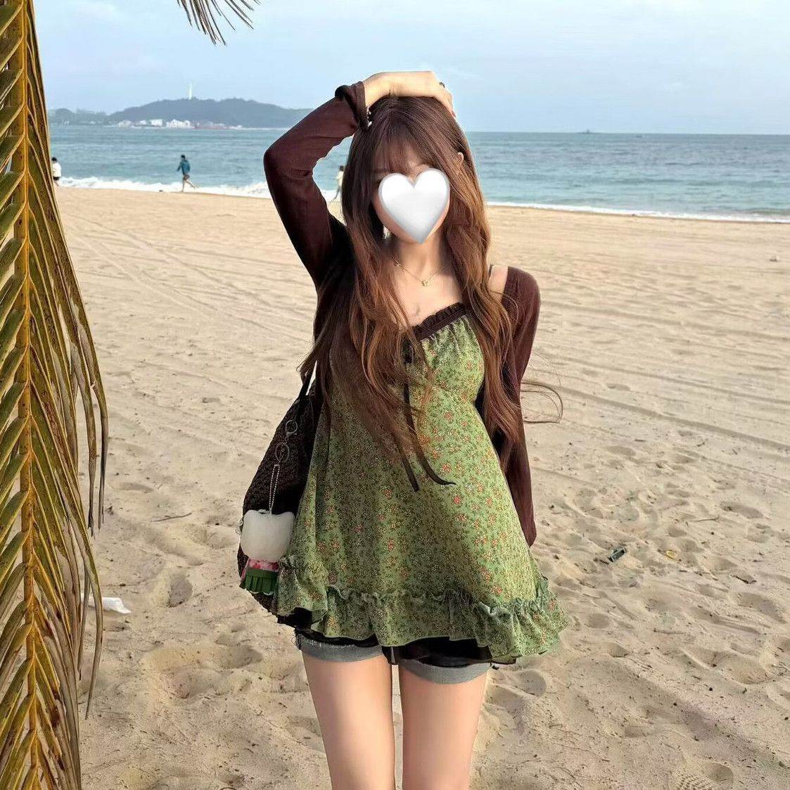 复古森女撞色碎花两件吊带夏季领纯背心花边上衣拼接开衫度假套装