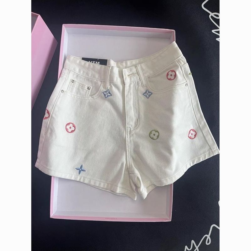 韩版复古白色重工刺绣牛仔短裤女2025夏季新款高腰修身直筒热裤潮