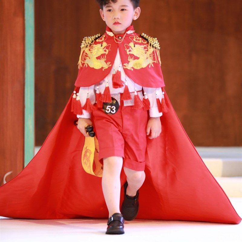 儿童T台走秀男童礼服套装新款拖尾男孩模特走秀泳装走秀演出服