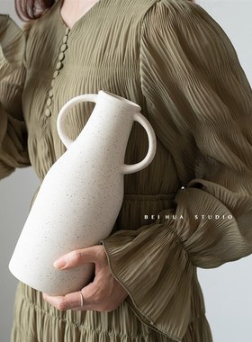 白色陶瓷鲜干燥仿真插瓶米色质感拍摄道具桌面in瓶家装