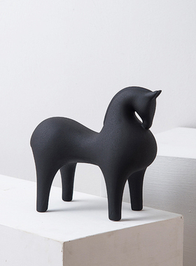 简约陶瓷抽象马摆件北欧轻奢创意家居样板房办公室客厅玄关饰品