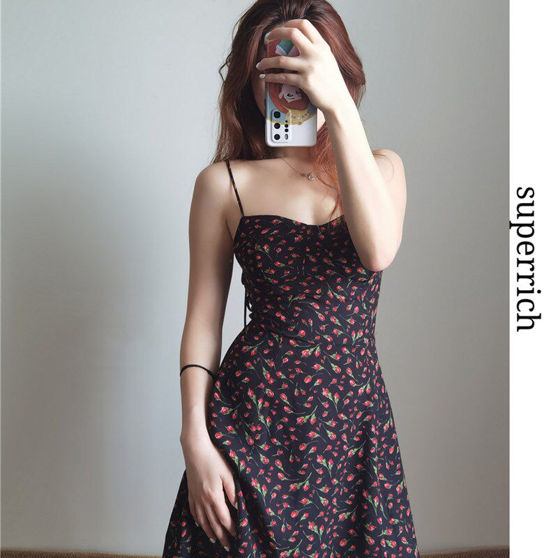 Sup法式小众油画感玫瑰碎花绑带吊带连衣裙收腰少女短裙度假沙滩
